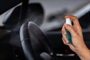 Cómo eliminar malos olores del interior del coche